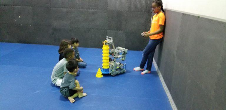 Robotics Fun Hour at U.S. Tigers Summer Camp