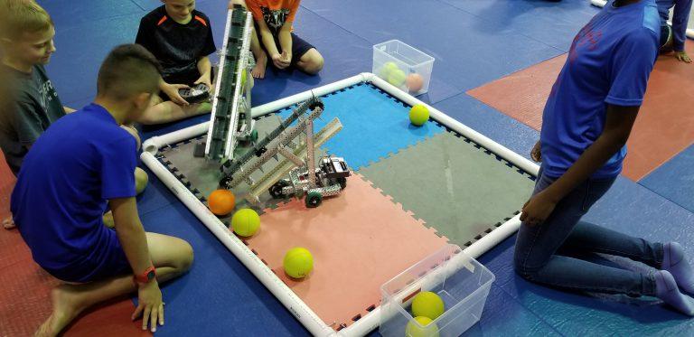 Robotics Fun Hour at U.S. Tigers Summer Camp